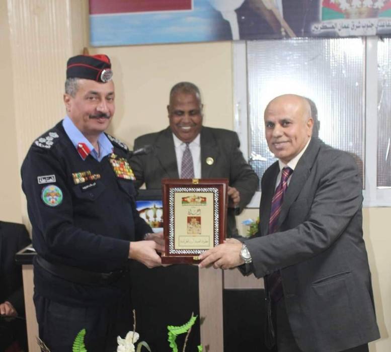 ملتقى متقاعدي جنوب شرق عمان العسكريين يحتفي بيوم الوفاء للمتقاعدين العسكريين..صور