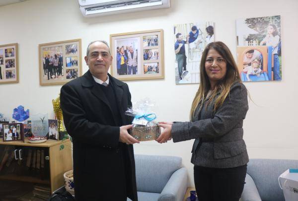 زها الثقافي وهيئة الاعلام يبحثان أوجه التعاون المشترك