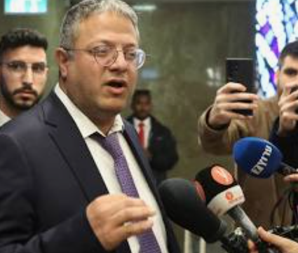 الخليل: الاحتلال يفجر منزل الشهيد محمد الجعبري