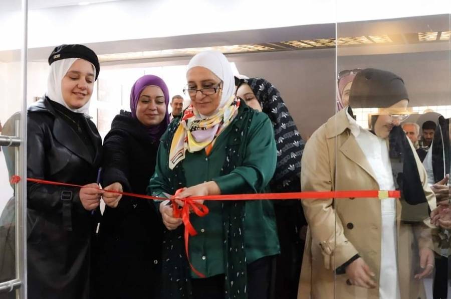 معرض شخبطه يجسد الحالة النفسية للأفراد_صور