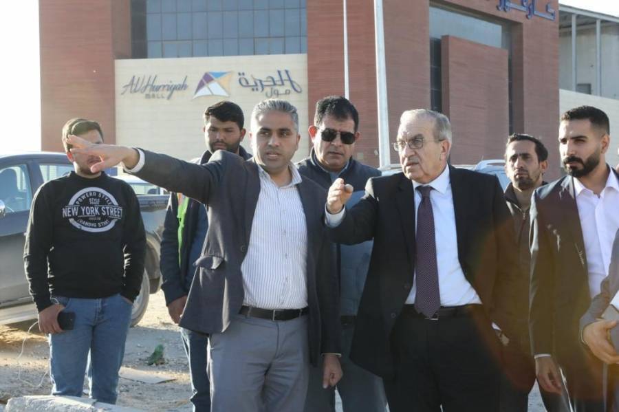 أبو السمن يتفقد سير العمل بمشروع تقاطع الإرسال