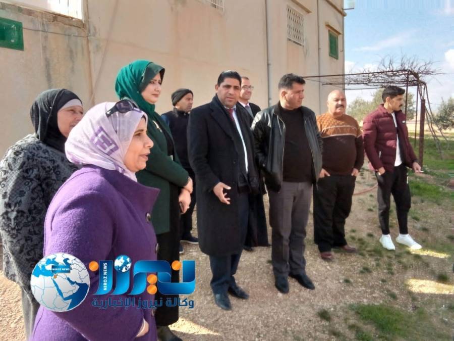 هدم مبنى قديم آيل للسقوط امام مدرسة طيبة الأساسية المختلطة في منطقة فاع ...صور