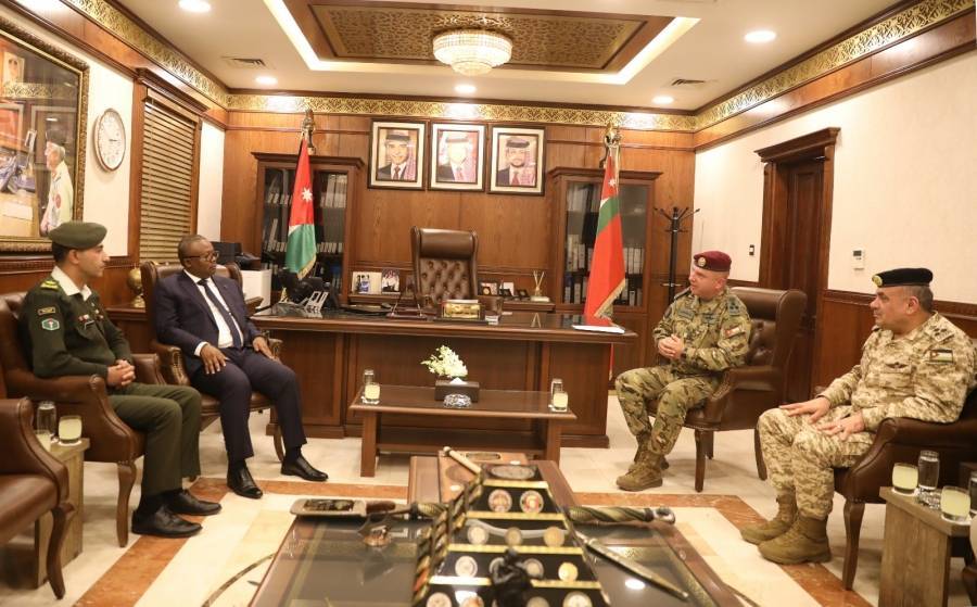 رئيس جمهورية غينيا بيساو يزور مركز الملك عبدالله الثاني لتدريب العمليات الخاصة