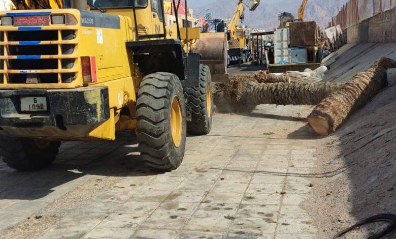 سلطة العقبة الخاصة تبدأ بحملة لازالة المحلات المخالفة والعشوائيات في الحرفية