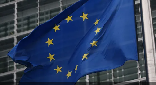 أعمال الشركات بمنطقة اليورو تنمو بأسرع وتيرة في 9 أشهر