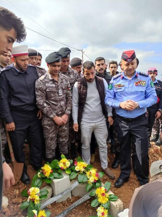 تشييع جثمان الرقيب رعد ياسر الزغول في عنجرة ..صور