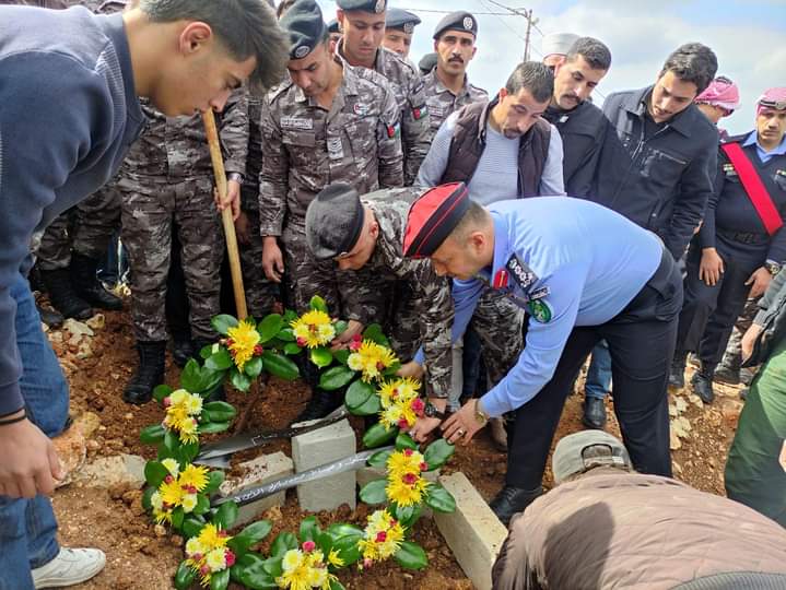 العقيد وصفي العزام يشارك في تشييع جثمان الرقيب رعد ياسر الزغول