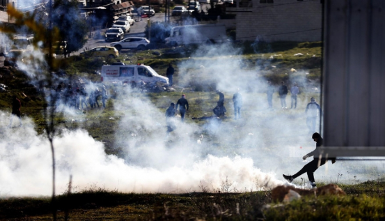 4 منهم خطيرة .. إصابة 25 فلسطينيا برصاص الاحتلال في نابلس