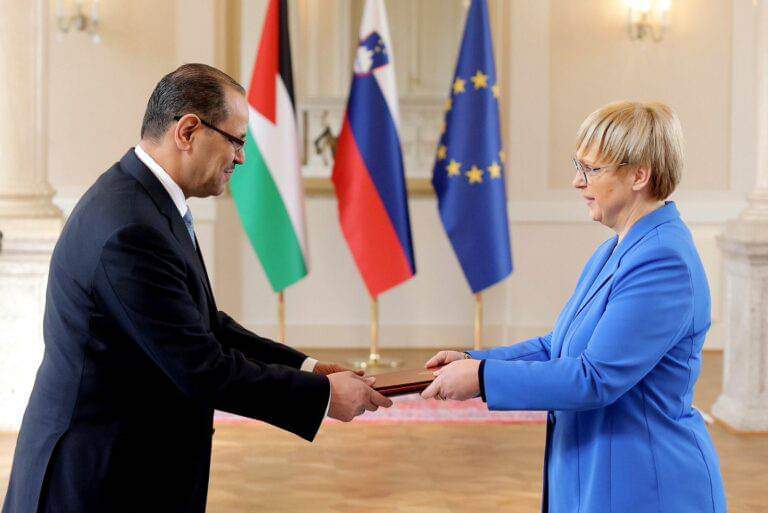 السفير هيثم أبو الفول يقدم أوراق اعتماده لرئيسة جمهورية سلوفينيا