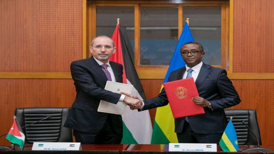 وزير الخارجية ينقل رسالة من الملك إلى رئيس رواندا