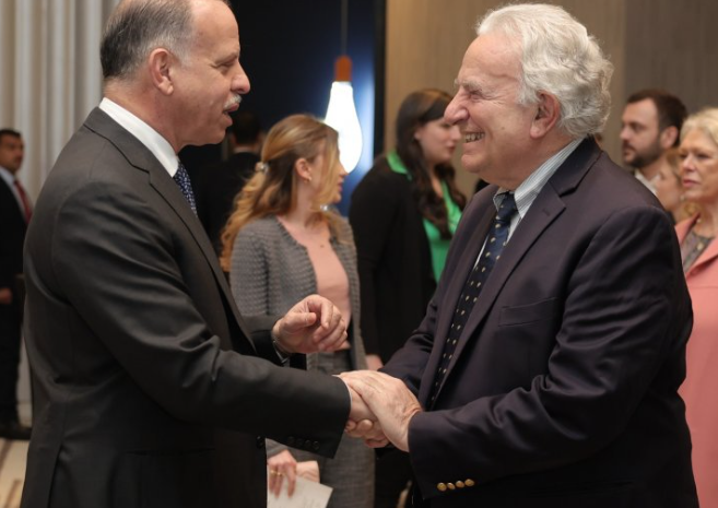 الأمير فيصل يلتقي برئيس لجنة اتحادات الألعاب الأولمبية الصيفية