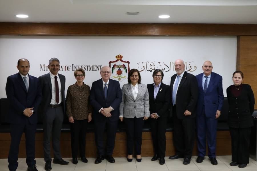 رئيس مجلس الشيوخ الكندي يطلع على البرامج المستقبلية لوزارة الاستثمار