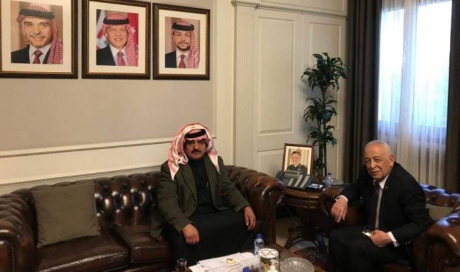 رئيس الديوان الملكيالعيسوى  يلتقي رئيس بلدية أم القطين والمكيفته الشرفات