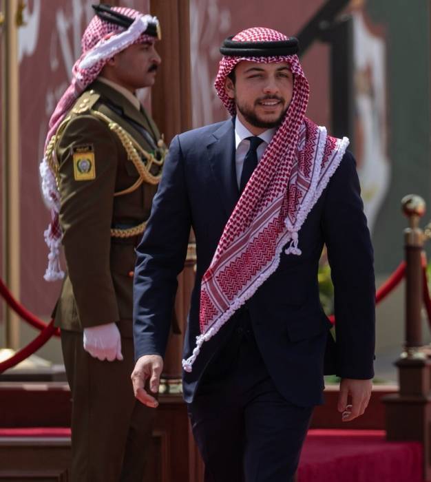 ولي العهد يهنئ منتخب السلة بالتأهل لكأس العالم