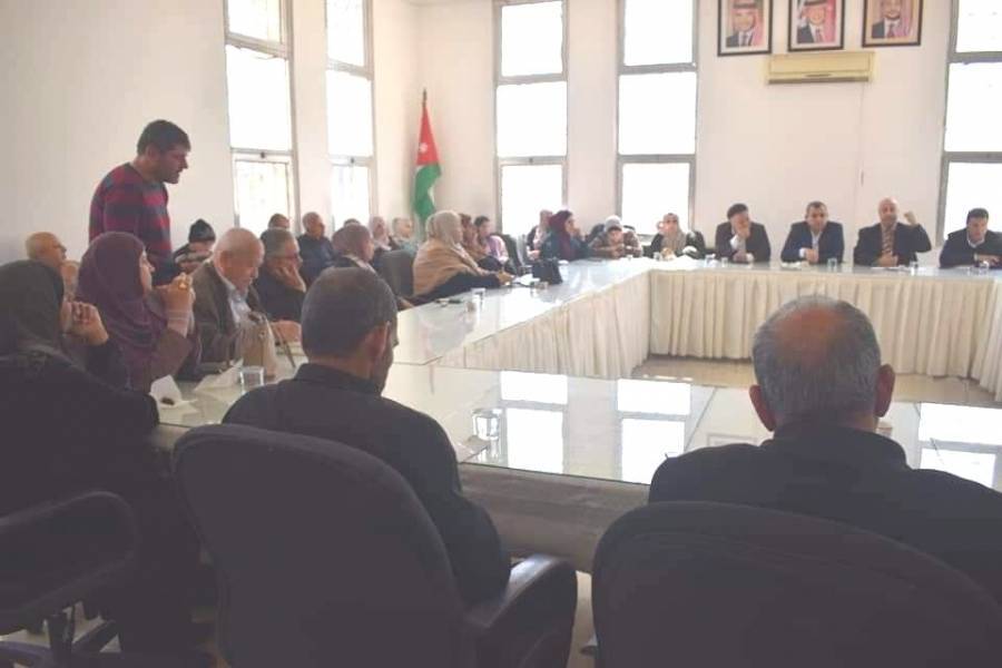 منتدون لمناقشة دور الإعلام في تعزيز العمل التنموي في البلديات في لواء بني كنانة...صور