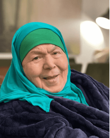 وفاة والدة الداعية الأردني أمجد قورشة