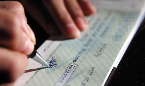 الإفتاء الأردنية: هذا حكم تقييد الشيك بعبارة (المستفيد الأول)