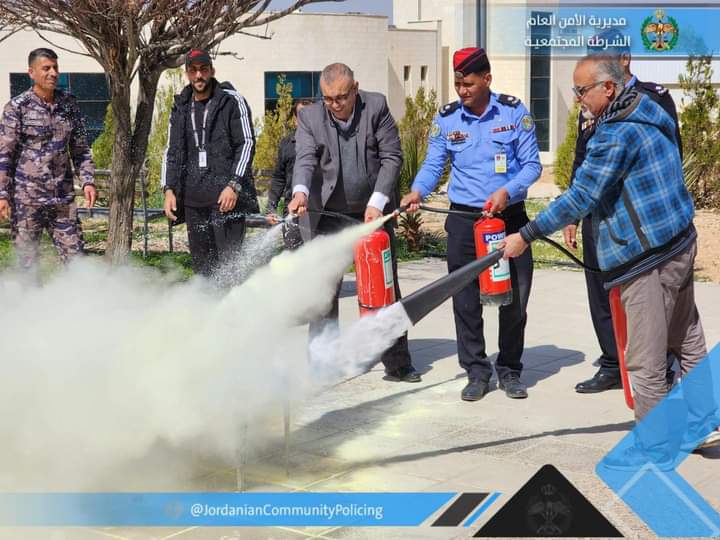 الشرطة المجتمعية تقيم فعاليات مجتمعية في إقليم الوسط