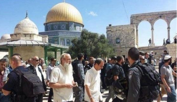 عشرات المستوطنين يـقـتحمون الأقصى