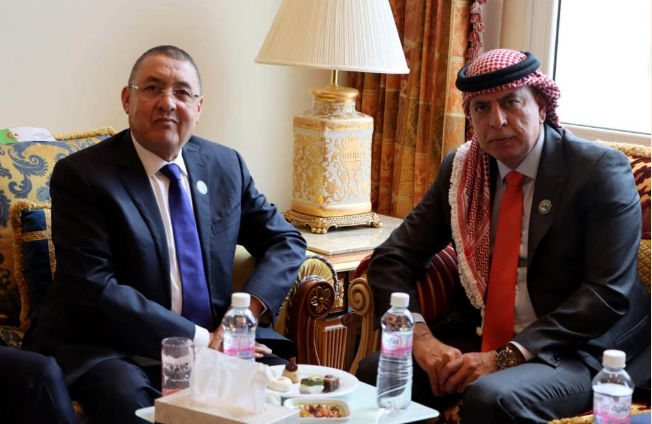 وزير الداخلية يلتقي نظيره الجزائري في تونس