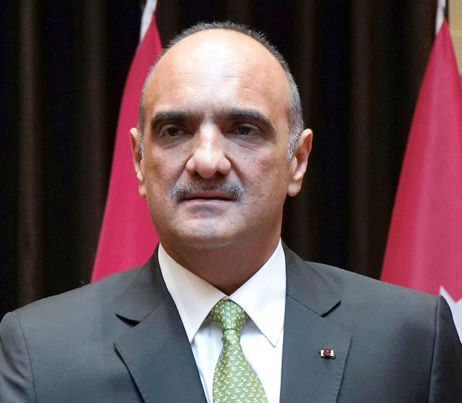 رئيس الوزراء يتفقد مؤسسات خدمية ومشاريع تنموية في محافظة الكرك