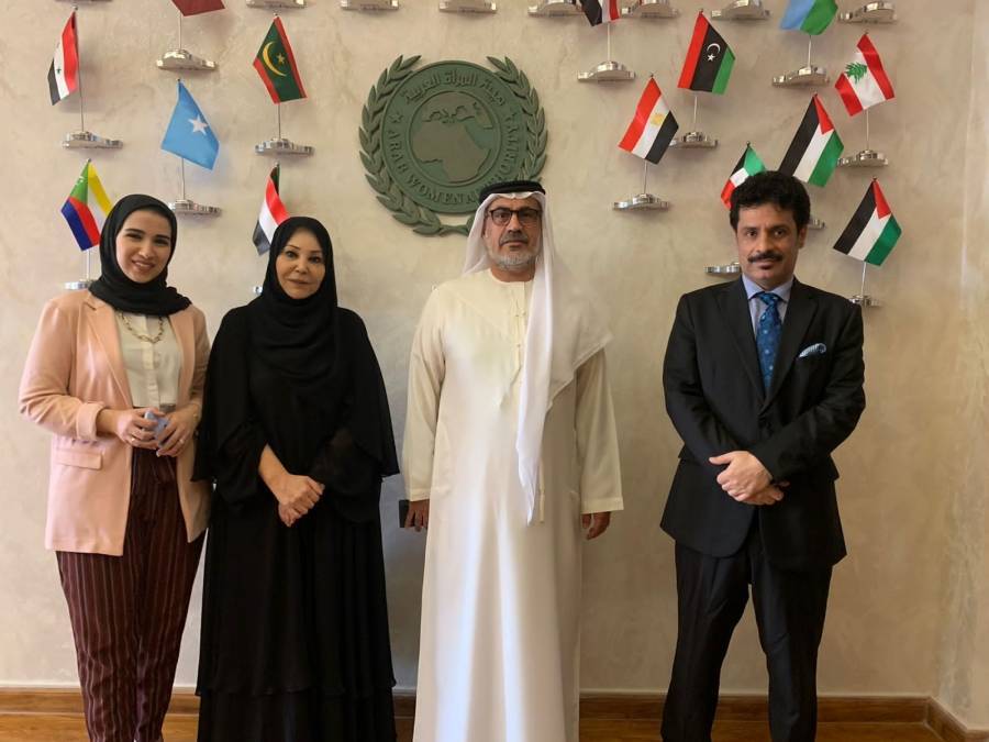 رئيس اتحاد الاكاديمين والعلماء العرب يزور هيئة المرأة العربية...صور