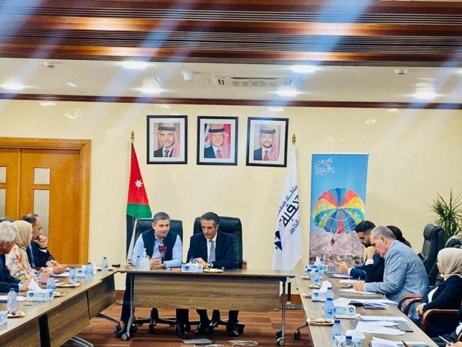 لجنة السياحة والآثار والخدمات النيابية تواصل لقاءاتها في العقبة