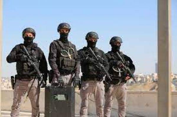 عاجل ... القبض على تاجرَي ومستوردَي مخدرات مرتبطَين بعصابات إقليمية