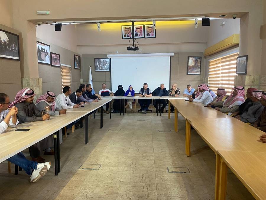 السياحة النيابية  تزور مطار الملك حسين ومركز زوار وادي رم