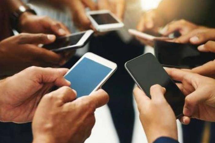 الاقتصاد الرقمي تنفي رفع اسعار البطاقات الخلوية