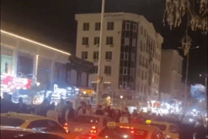 مجموعة من معتمري عرب 48 تحتج وسط العاصمة عمان