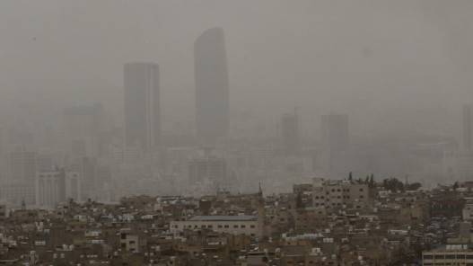 منخفض خماسيني يؤثر على الأردن وتحذير من تدني الرؤية الأفقية