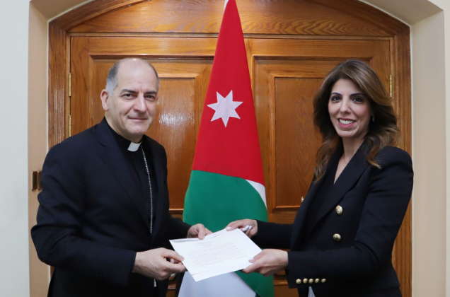 الخارجية تتسلم نسخة من أوراق اعتماد سفير الفاتيكان