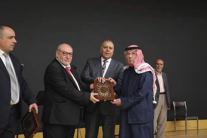 الجامعة الهاشمية تقيم احتفالاً وطنياً كبيراً بالأعياد الوطنية وتكرم مصابين عسكريين بحضور محافظ الزرقاء حسن الجبور ...صور 