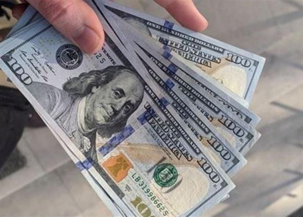 الدولار يهبط أمام 6 عملات رئيسية مسجلا أول خسارة أسبوعية