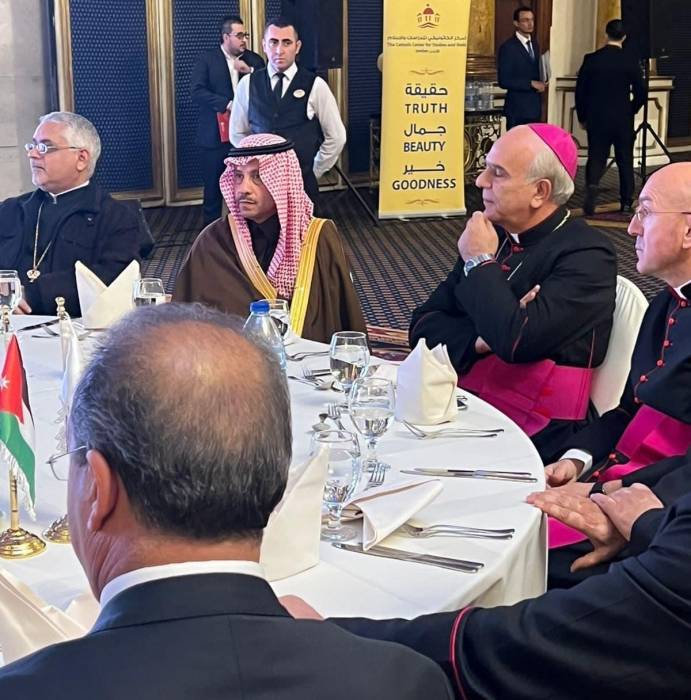 السديري لبى دعوة  غداء لمدير المركز الكاثوليكي للدراسات والإعلام