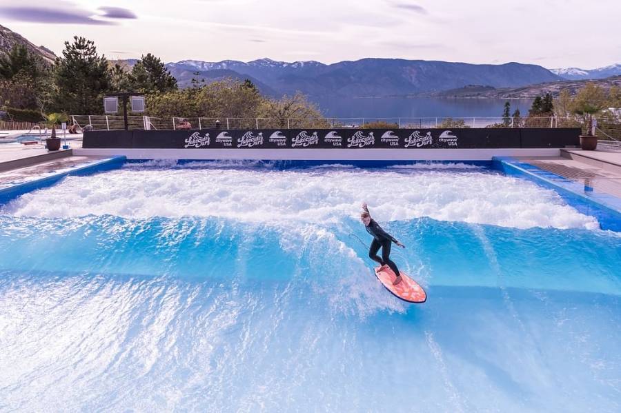 شركة ألمانية تبني أكبر موجة اصطناعية لراكبي الأمواج في العالم