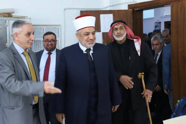 الخلايلة يفتتح ملتقى خيريا ويوما طبيا مجانيا بلواء الكورة