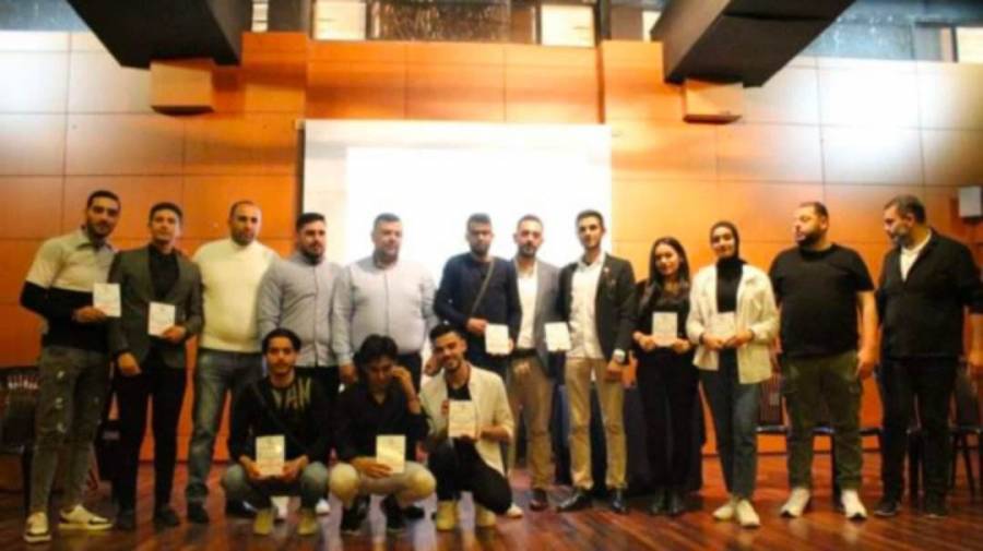 صدى المنية كرمت فريقها المسرحي