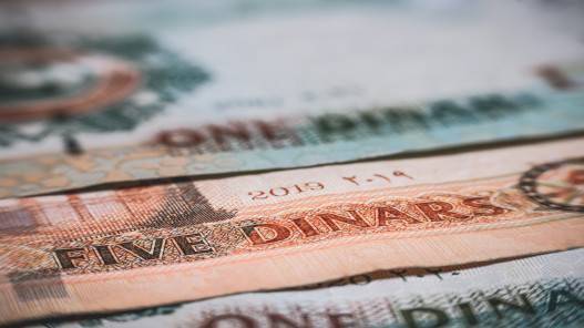 الحكومة ستسدد 105 ملايين دينار للمصفاة بالربع الأول من 2023