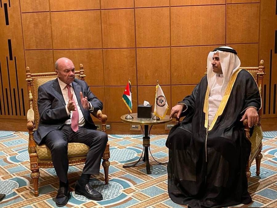 رئيس مجلس الأعيان يلتقي في القاهرة رئيس البرلمان العربي