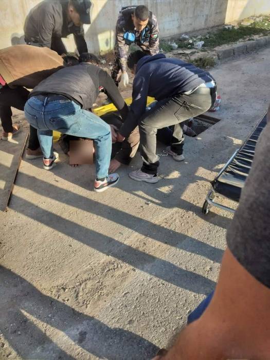 الدفاع المدني يسعف ضريرا سقط في منهل مكشوف في الرصيفة_صور