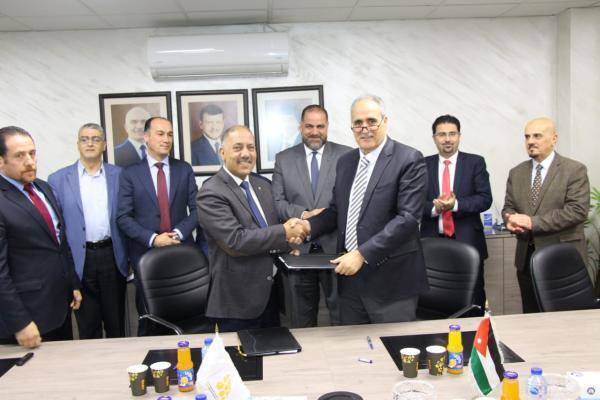 اتفاقية لإقامة محطة تحويل لتزويد موقع مدينة الزرقاء الصناعية بالطاقة الكهربائية