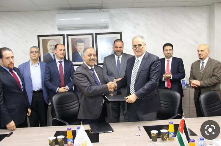 اتفاقية لإقامة محطة كهربائية بالزرقاء الصناعية