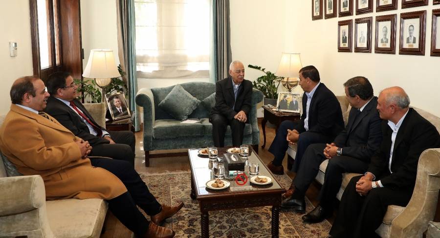 العيسوي يلتقي مجموعة من المتقاعدين العسكريين وسيدات ملتقى اصايل الاردن واعضاء النادي الدبلوماسي