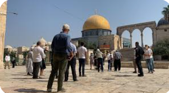مستوطنون يقتحمون باحات الأقصى