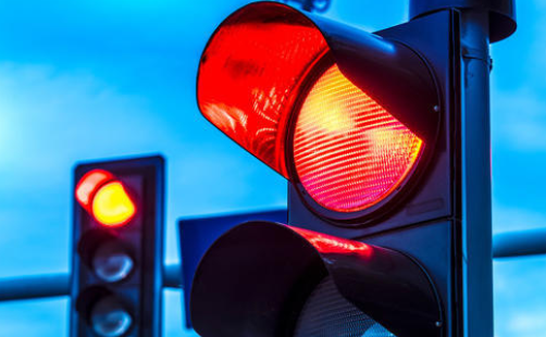 تعطل إشارة الدوريات بالمفرق