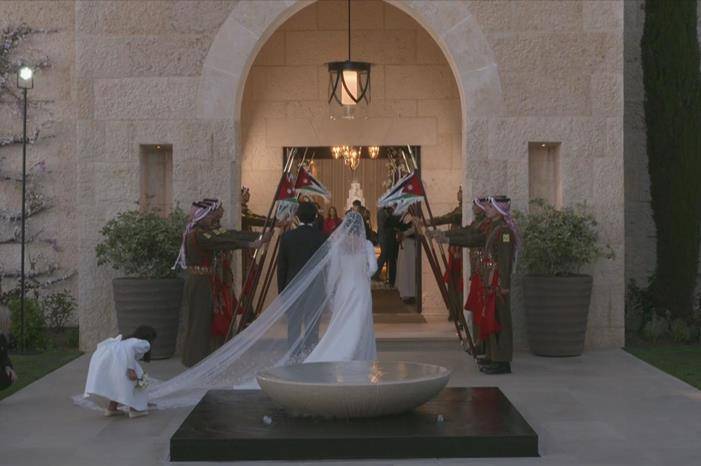 ماذا تعني  مراسم صفين رماح  في زفاف الأميرة إيمان ؟