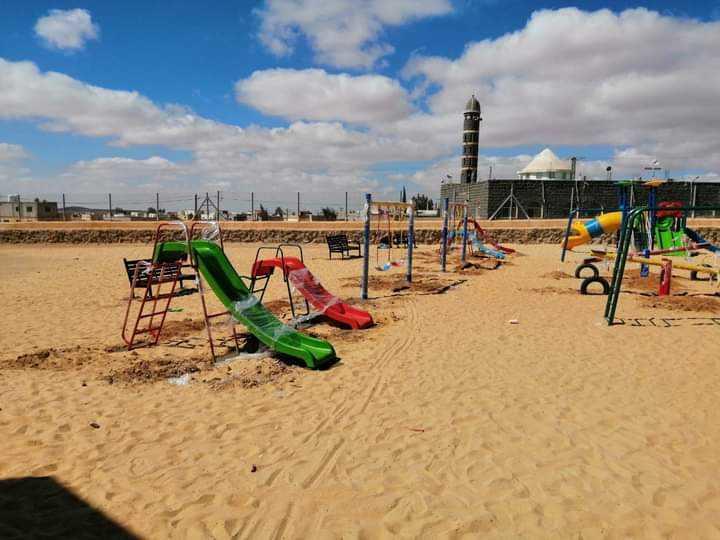 منحة كندية لتركيب العاب بحديقة أم القطين