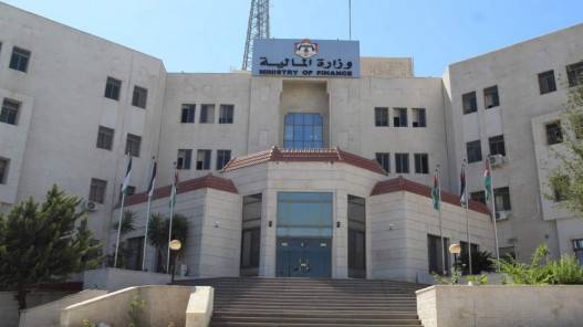 129,037 طلبا مستحقا على أفراد وشركات لمديرية الأموال العامة حتى منتصف 2022